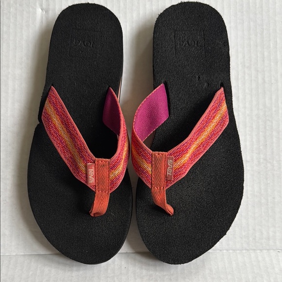 Teva MushVibrant Black and Pink Flip Flops - Picture 1 of 3